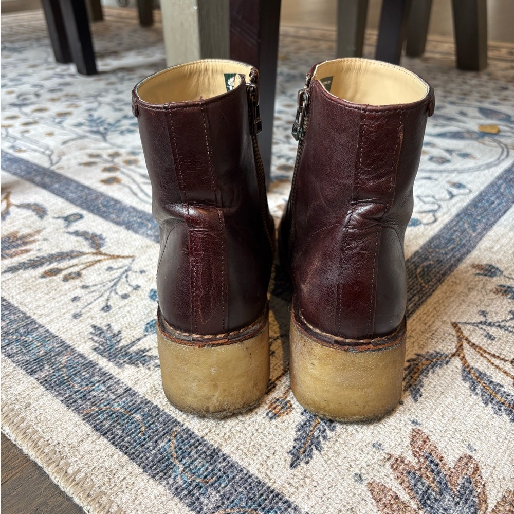 Roots Women's Dark Brown Side-Zip Leather Boots, Size 7 - Picture 6 of 12